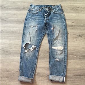 Levi’s 501 Distressed High-Rise Jean Size 25